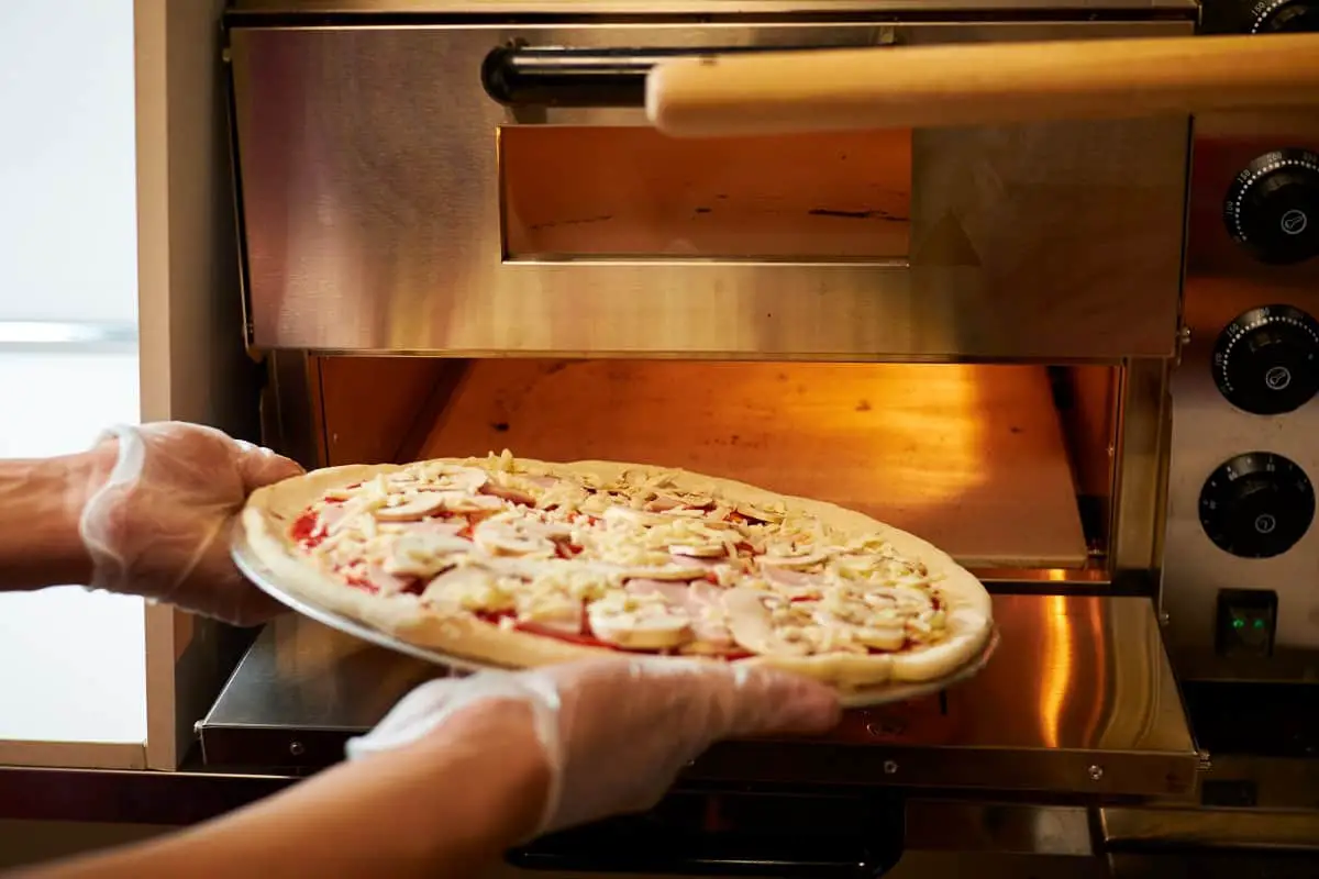Presto Pizzazz Pizza Oven Review - thekitchenwarriors.com