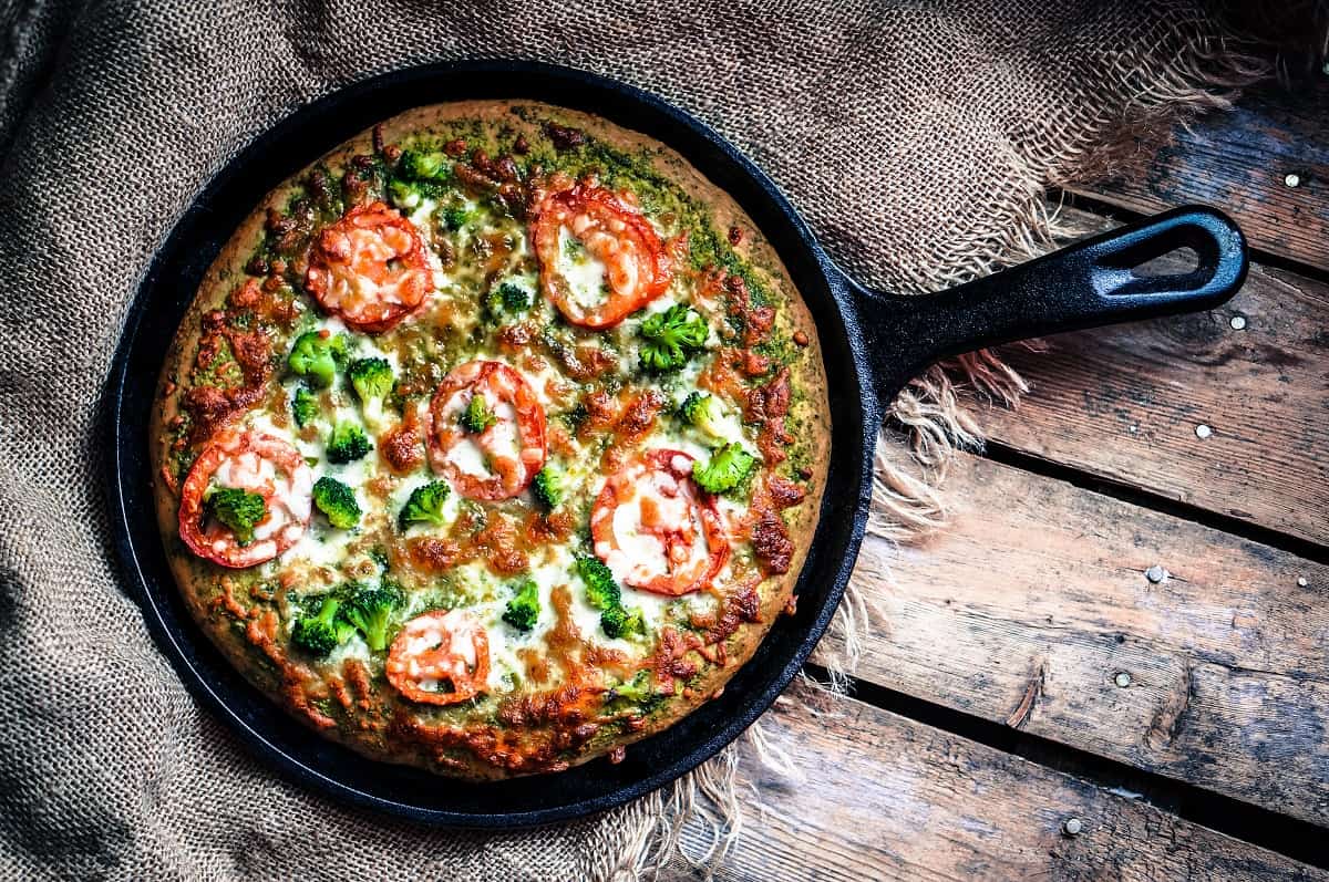 Best Pizza Pans - thekitchenwarriors.com